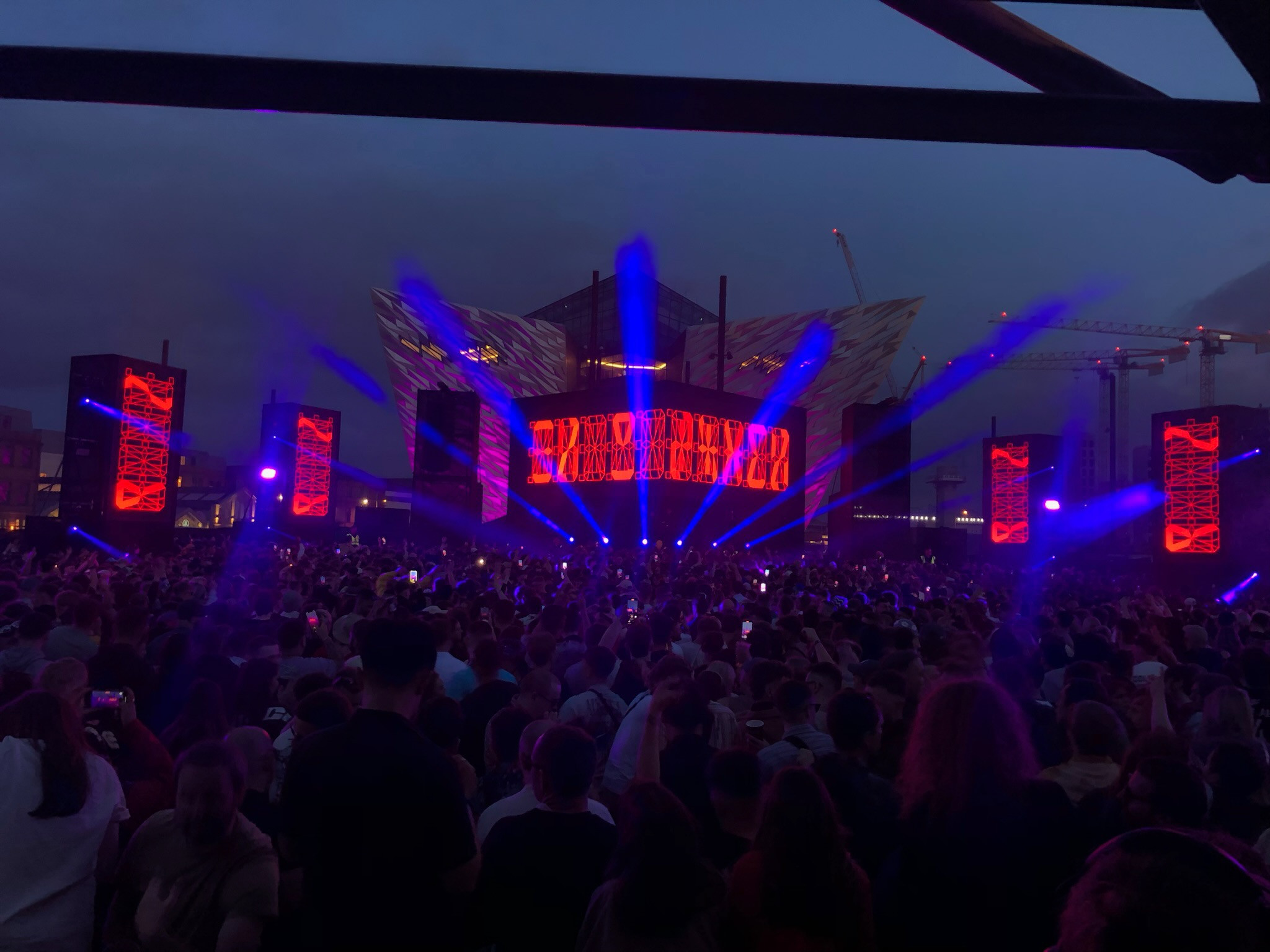 35FB405A 4D0E 4F33 B0D9 3752982162D9