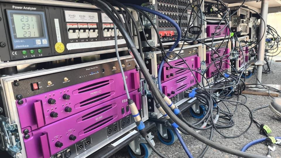 771985BF 81B9 49E4 AADF AB858D4296A3